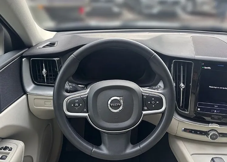 Zunanja slika - Volvo XC60 - B4  D  Core AT FWD - 8