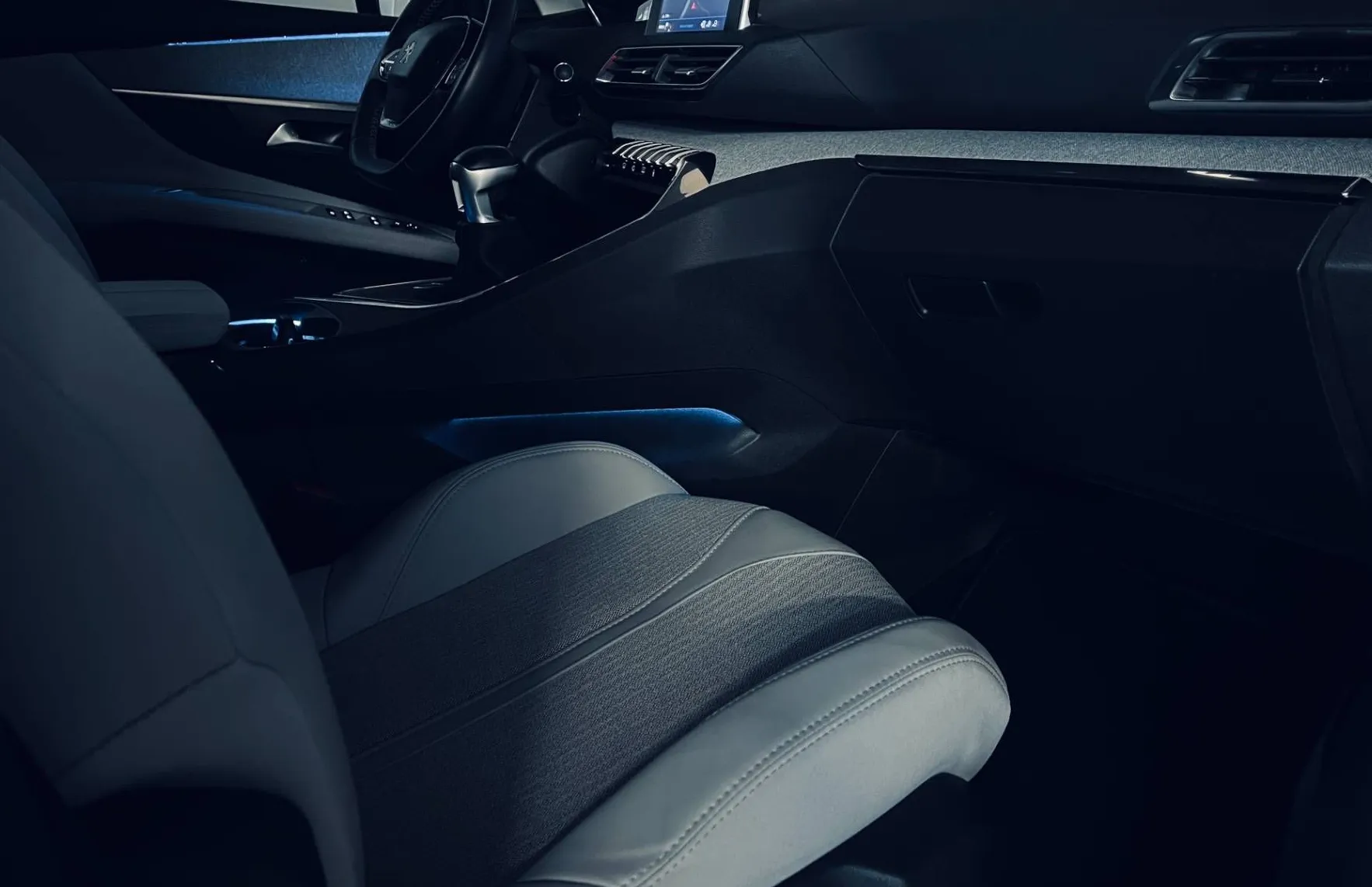 Zunanja slika - Peugeot 3008 - 1.2 PureTech -Z 15  LEASING TUDI ZA BREZPOSELNE - 14