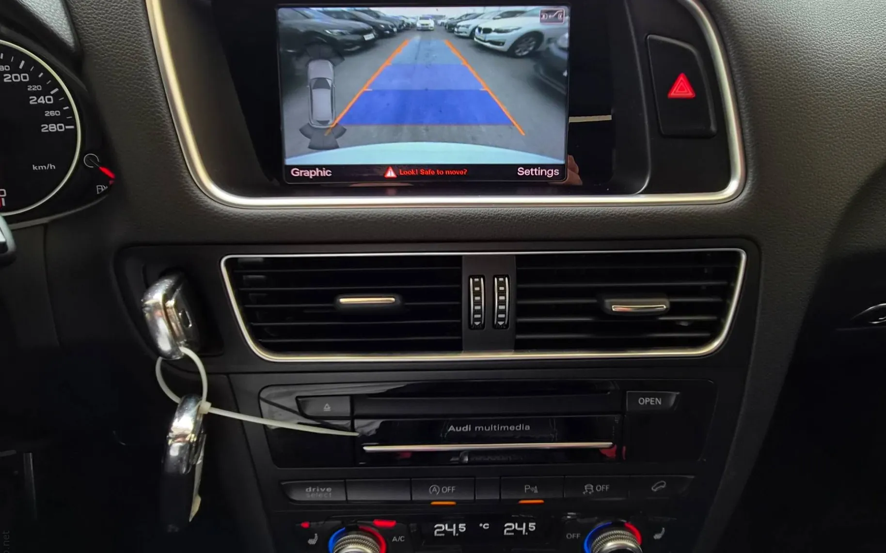 Notranja slika - Audi Q5 - 2.0TDI-QUATTRO-3XS-LINE-PANORAMA-ACC-KAMERA-20COL- - 9