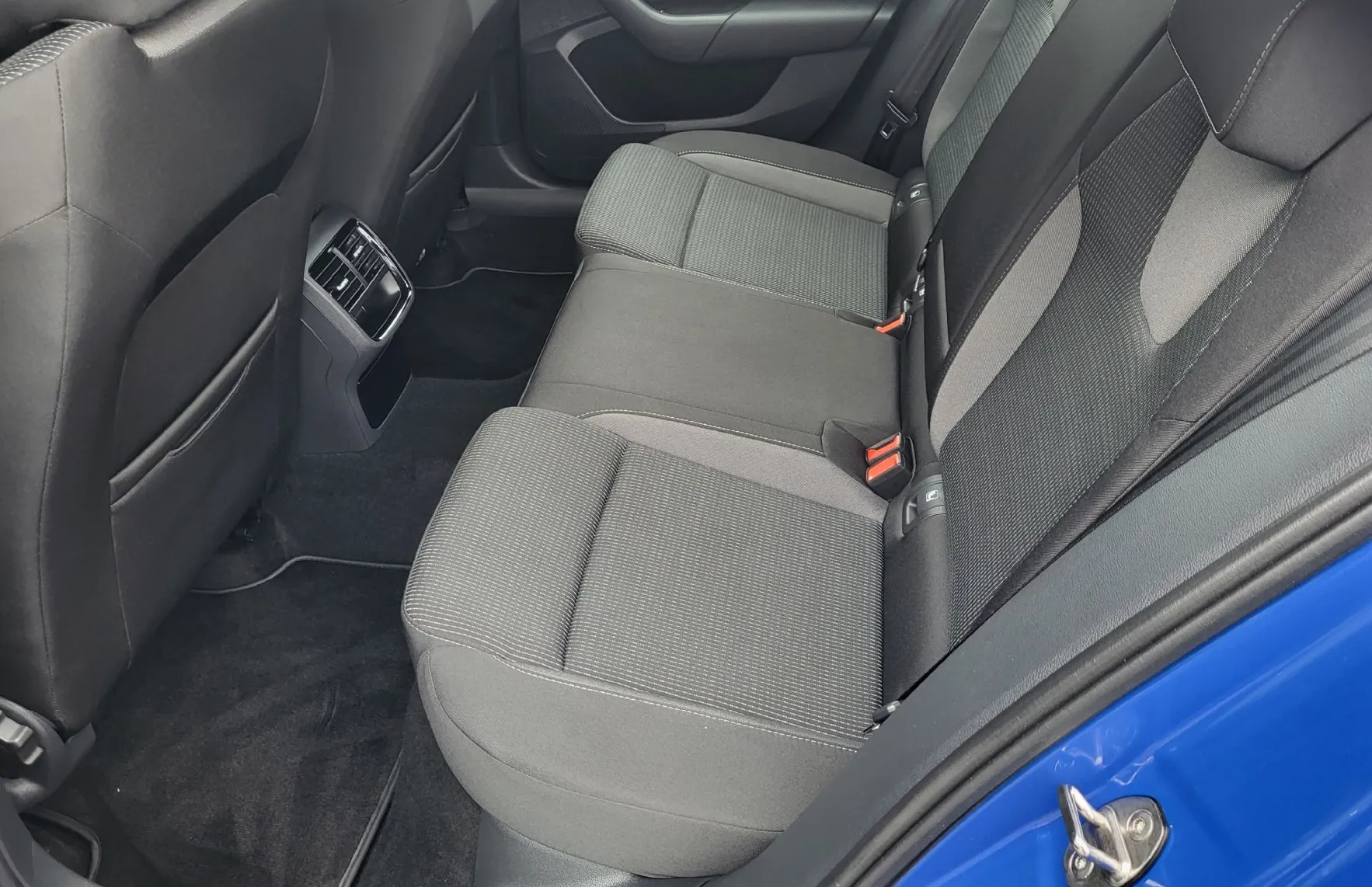 Zunanja slika - Škoda Octavia - 1.0 TSI slo-1 last-tov.gar-alu-pdc-el.paket-acc-.. - 18
