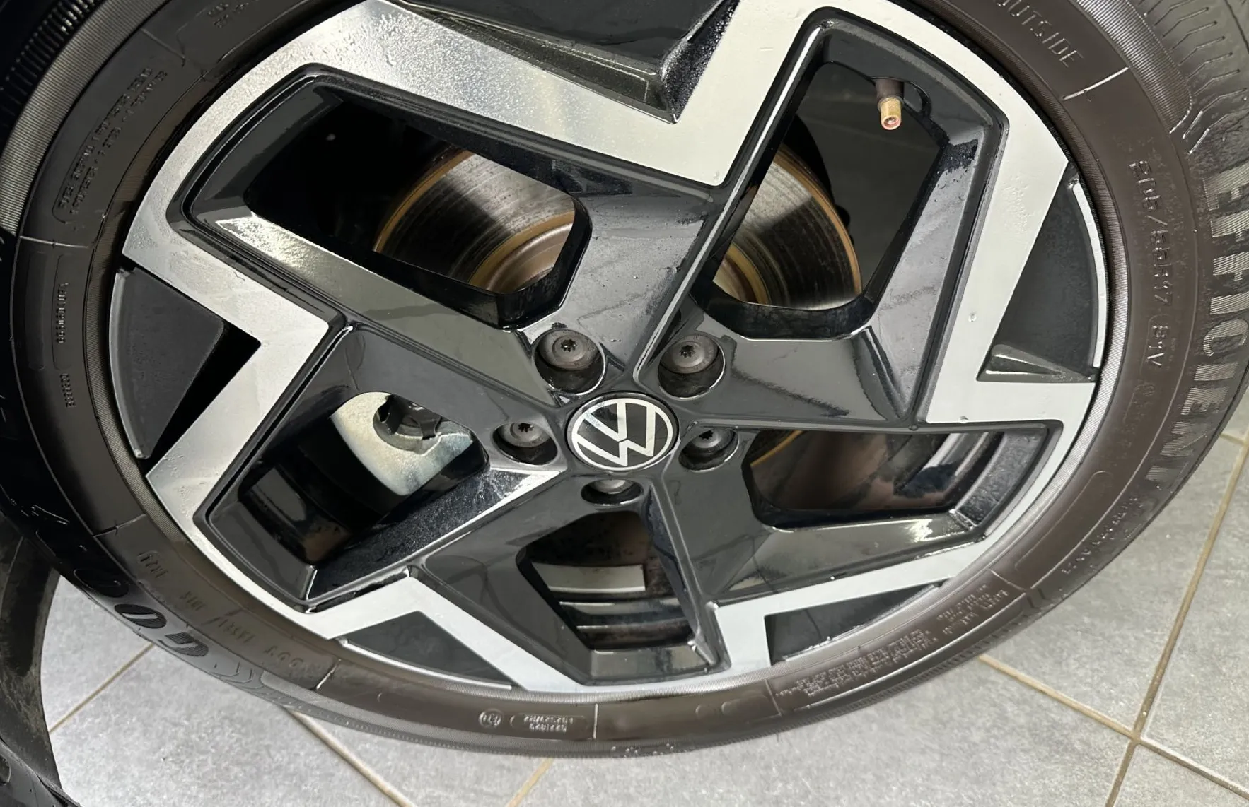 Zunanja slika - Volkswagen Taigo - 1.0 TSI R-Line 85.PANORAMA.LED.2025.SAMO 22.000 KM - 5