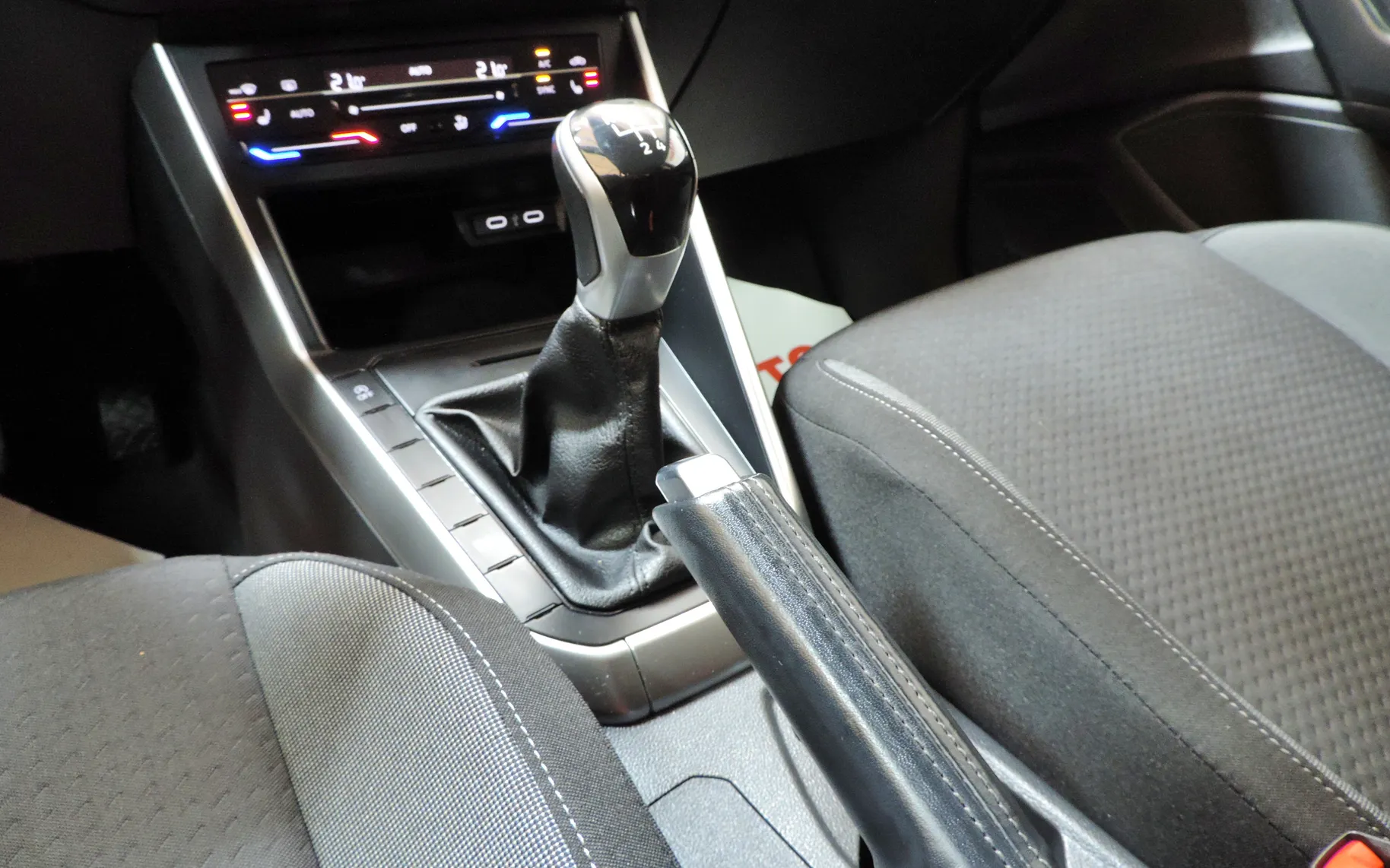 Zunanja slika - Volkswagen Polo - 1.0 TSI Life KAMERA-ACC-GRETJE SEDEŽEV - 34