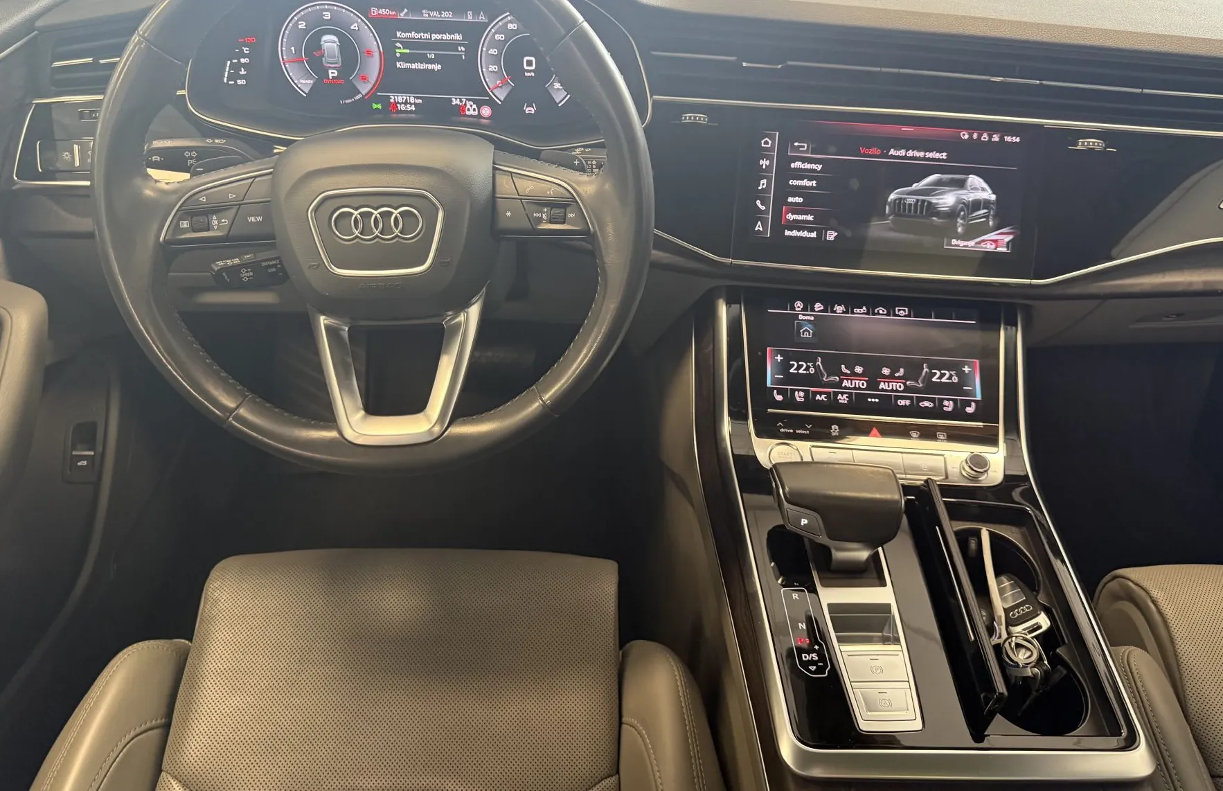 Zunanja slika - Audi Q8 - 50 TDI QUATTRO-S-LINE -PANORAMA-ZRAČNO-360¨ KAMER - 13