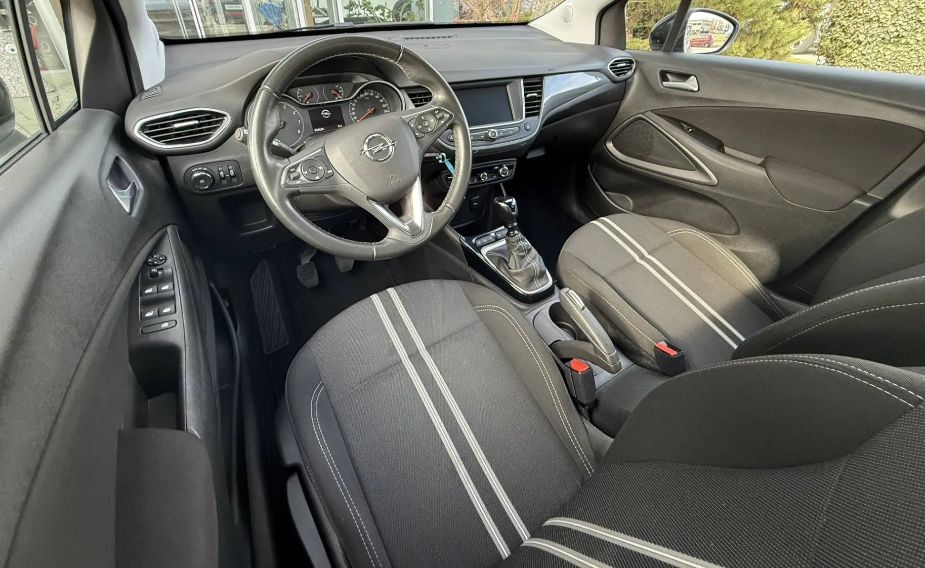 Zunanja slika - Opel Crossland - 1.2 TURBO 81KW ELEGANCE... - 8