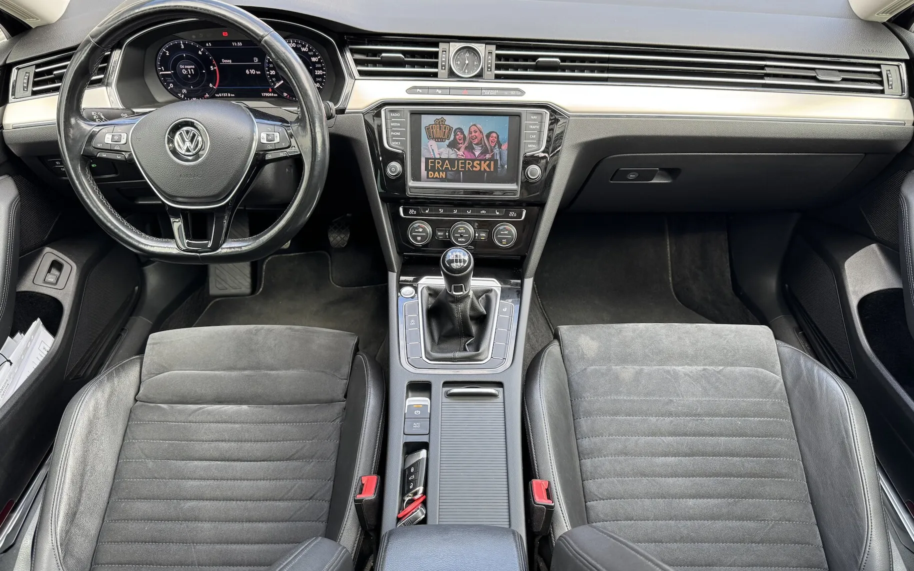 Zunanja slika - Volkswagen Passat Variant - 2.0 TDI BMT HIGHLINE 150KM PANORAMA VL.KLJUKA ACC - 13