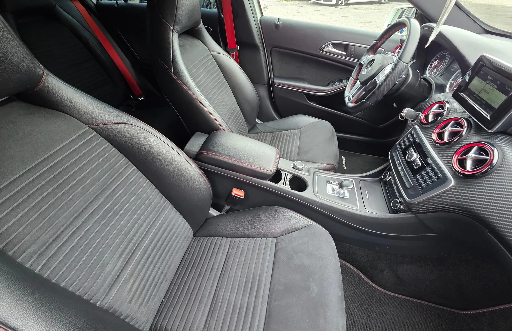 Zunanja slika - Mercedes-Benz A-Razred - A 45 AMG 4MATIC XENON-KAMERA-NAVI-SLOVENSKI - 13