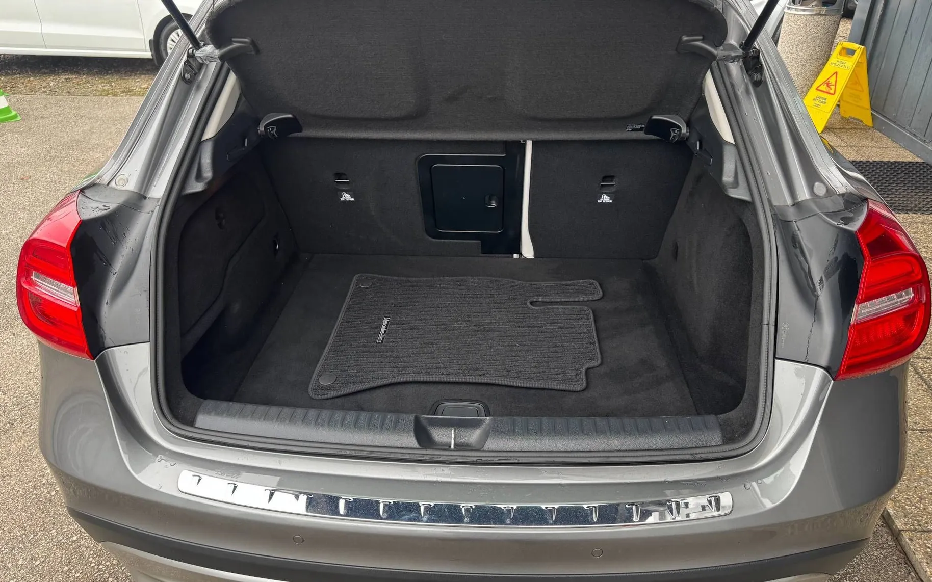 Zunanja slika - Mercedes-Benz GLA-Razred - STYLE°1.LAST°SLO°LED°DIG.KLIMA°PARK.SEN°96.000 KM - 8