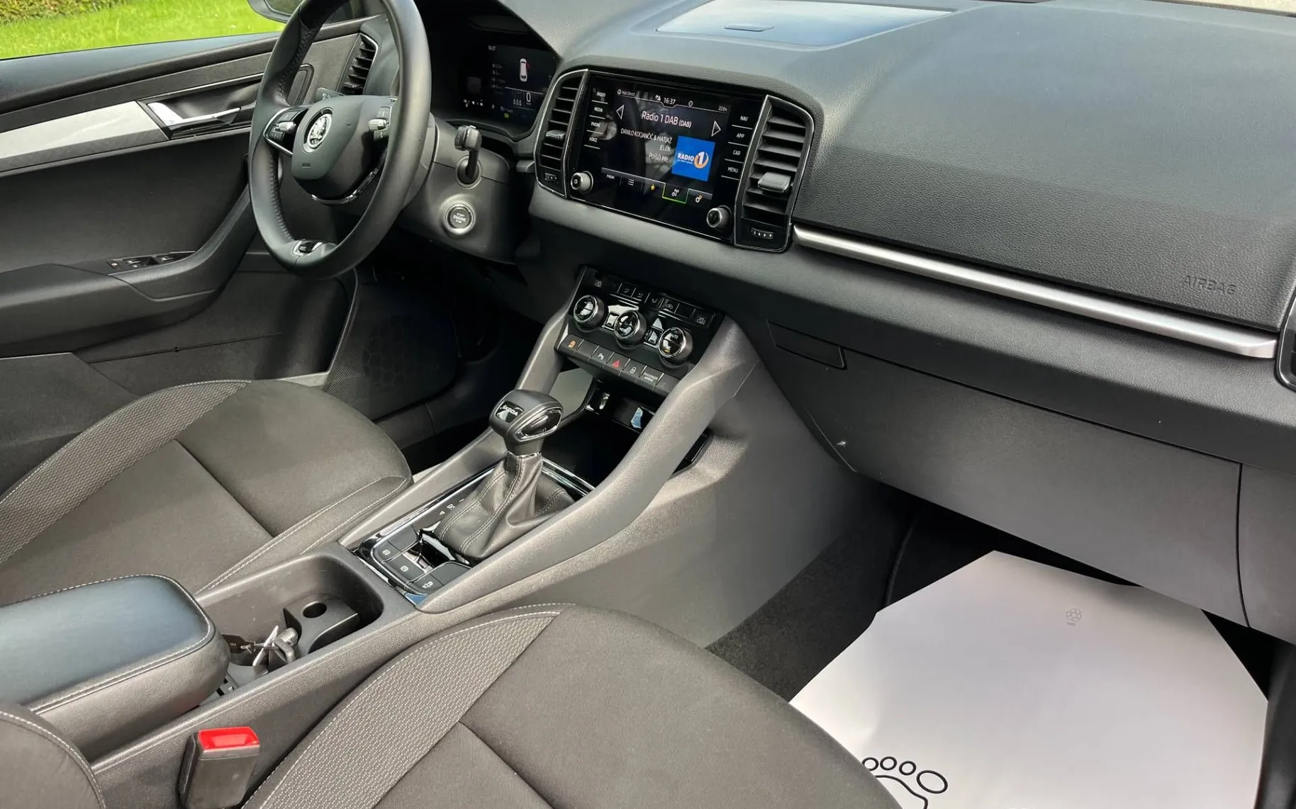 Notranja slika - Škoda Karoq - 2.0 TDI Ambition DSG-1 LASTNIK-LED-NAVI-KAM-ODLIČN - 11