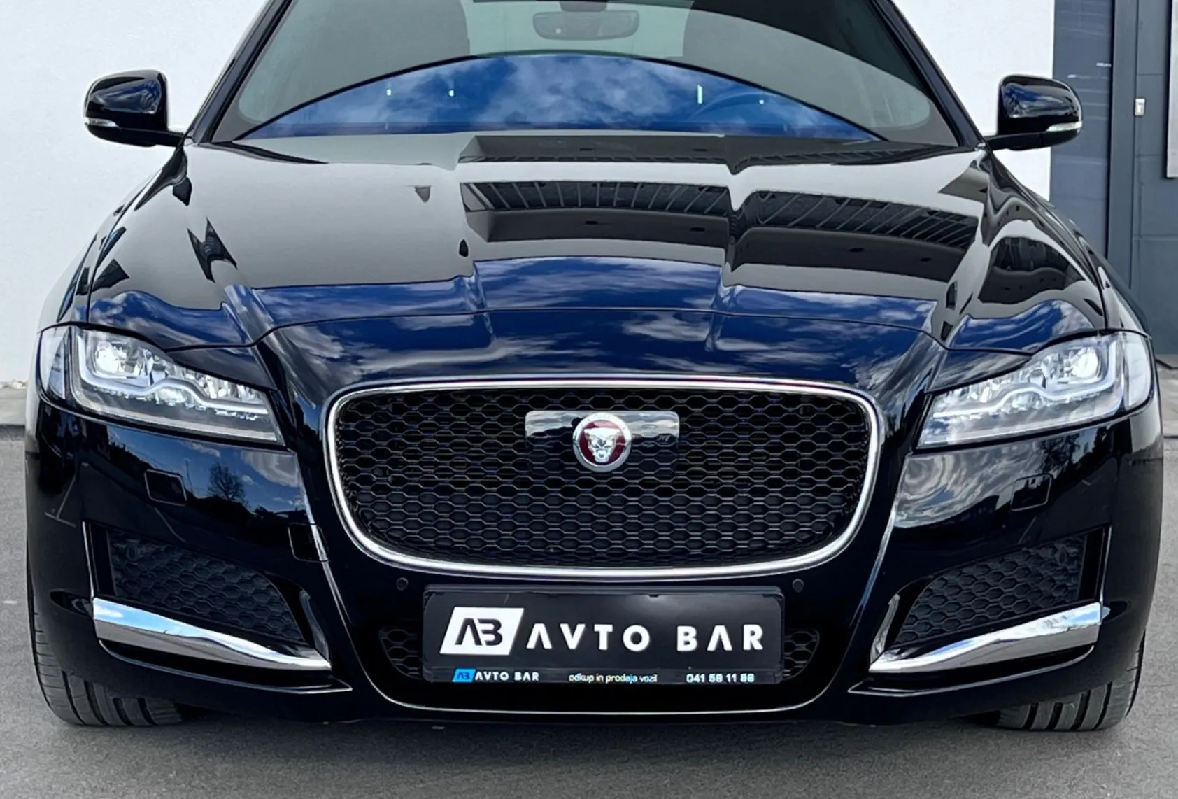 Zunanja slika - Jaguar XF - 2.0d+AWD+1.LAST+SLO+SAMO 66.507 km+ACC+KEYLESS GO - 2