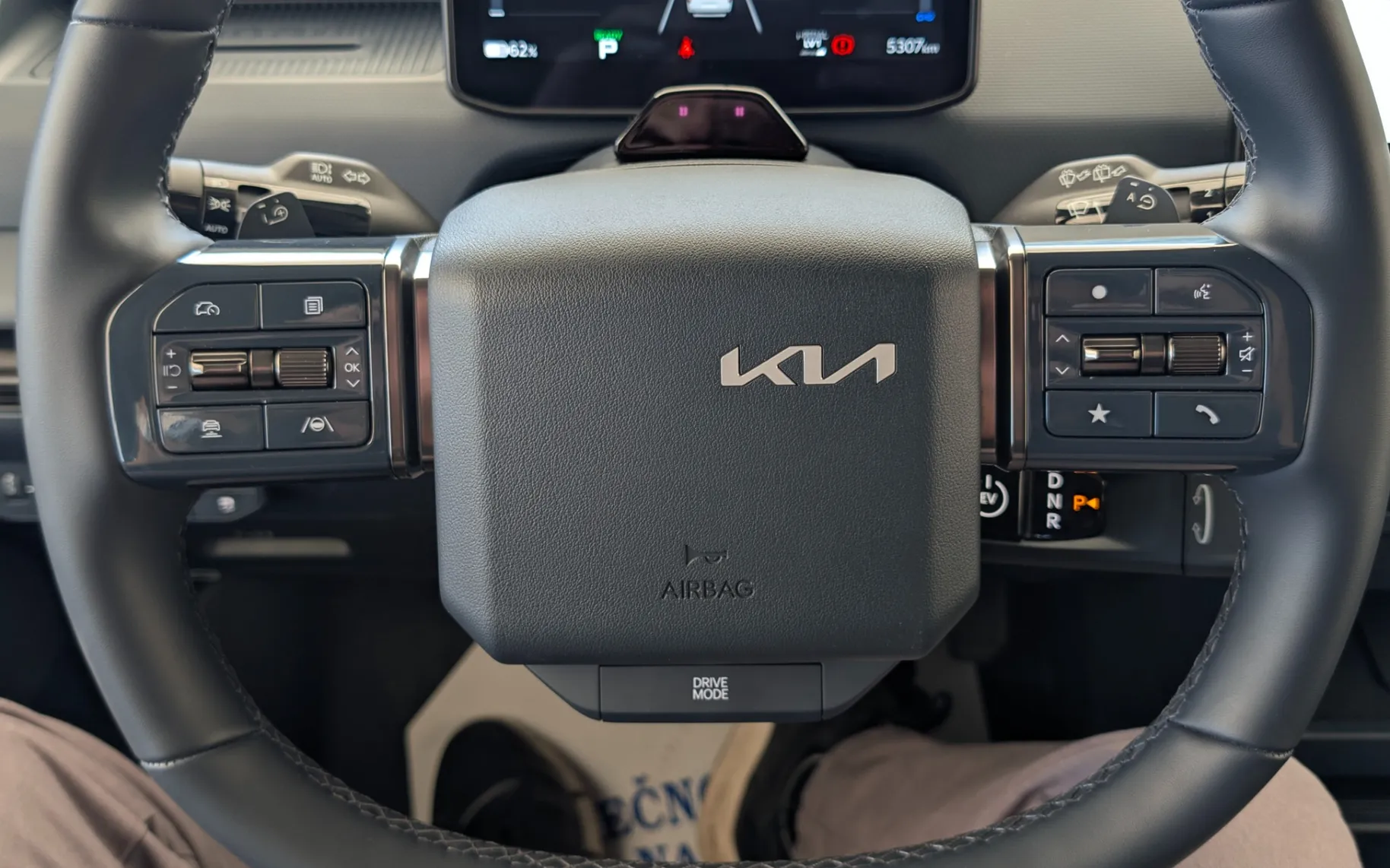 Zunanja slika - KIA PV5 Passenger - 71.2 kWh baterija 120 kW 163 KS Quantum - 9
