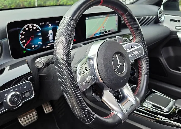 Zunanja slika - Mercedes-Benz A-Razred - A35 7G-DCT 4-MATIC AMG LED-PANO-KAMERA-AKRAPOVIĆ - 13