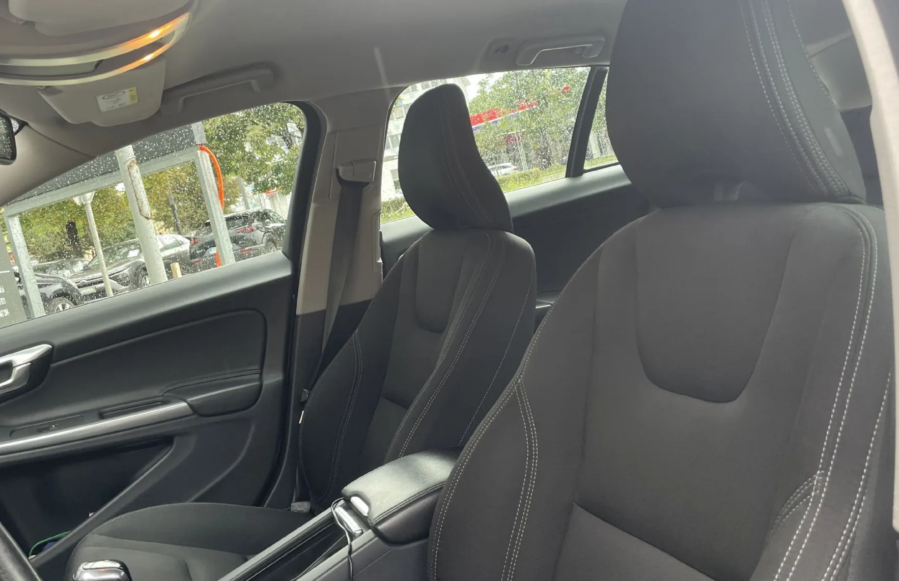 Zunanja slika - Volvo V60 - TEMPOMAT-VELIKI SERVIS-MULTIFUNKCIJA-AVT.KLIMA - 11