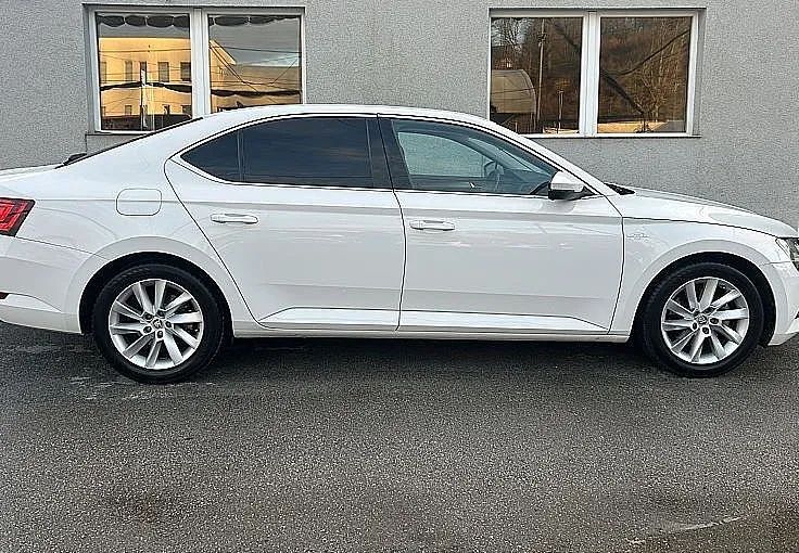 Zunanja slika - Škoda Superb - 2.0 TDI-RADAR-TEMPOMAT-MEMORY-MRTVI KOTI-AMBIENT - 5