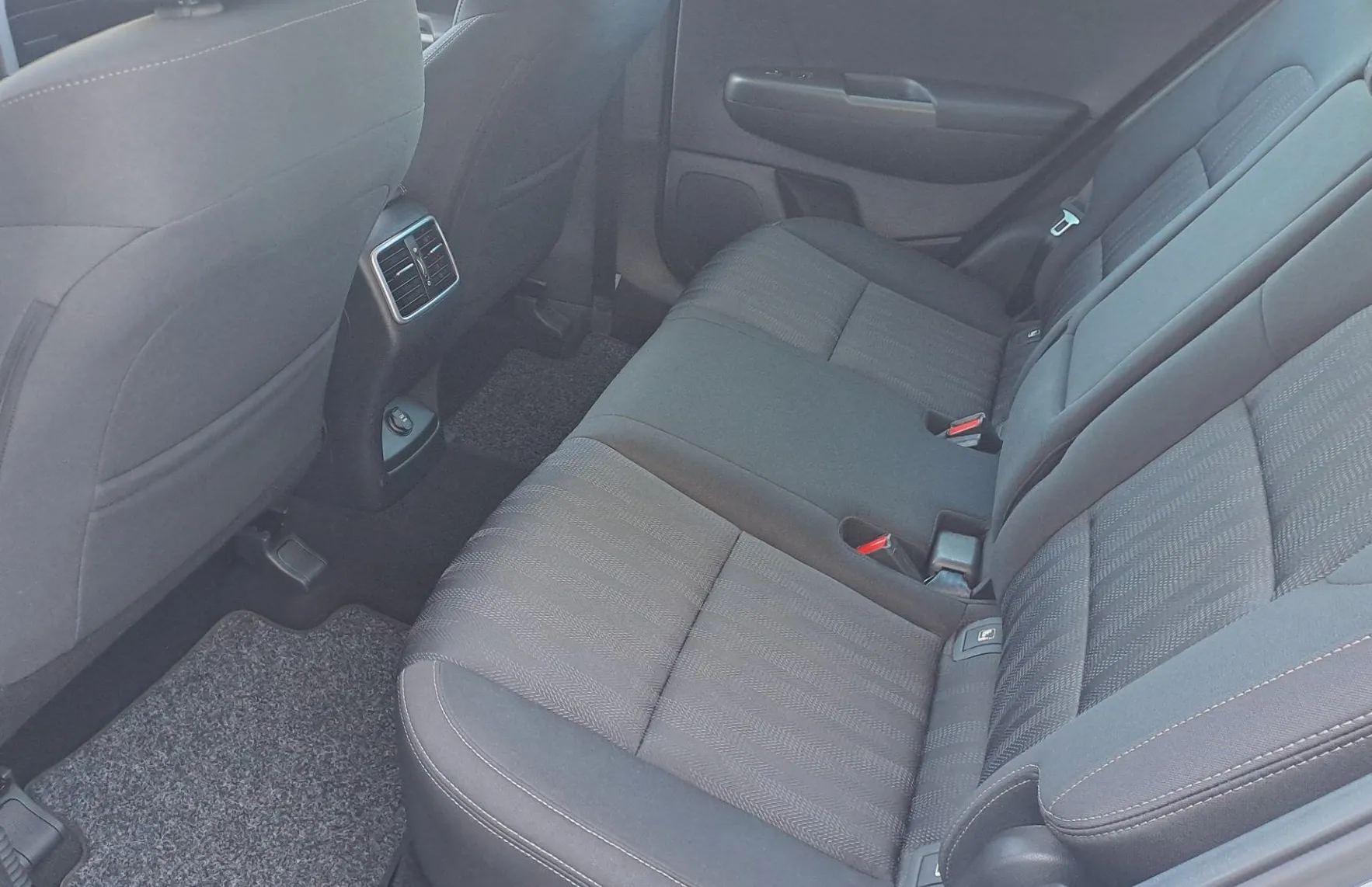 Zunanja slika - KIA Sportage - 2WD 1.6 CRDI LX Edition ISG - 10
