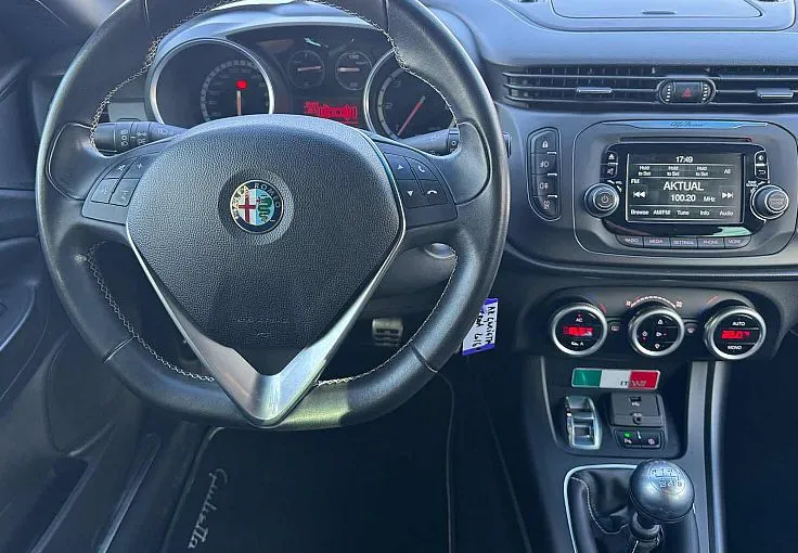 Zunanja slika - Alfa Romeo Giulietta - 1.6 JTD 105ks °QV-LINE° °SLO-POREKLO° °18-COL° - 9