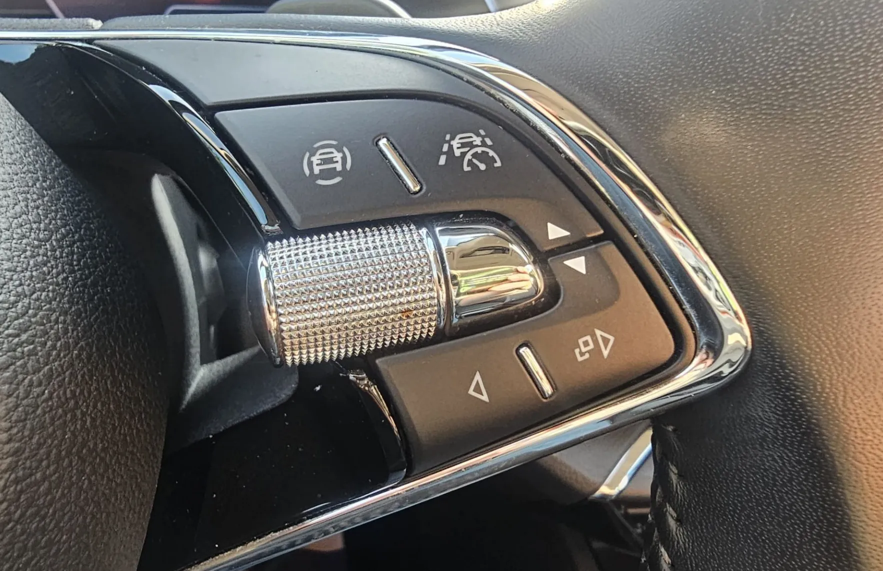 Zunanja slika - Škoda Octavia - Combi 2.0TDI Ambition DSG|FuLED|alu|wirtual|kamera - 14