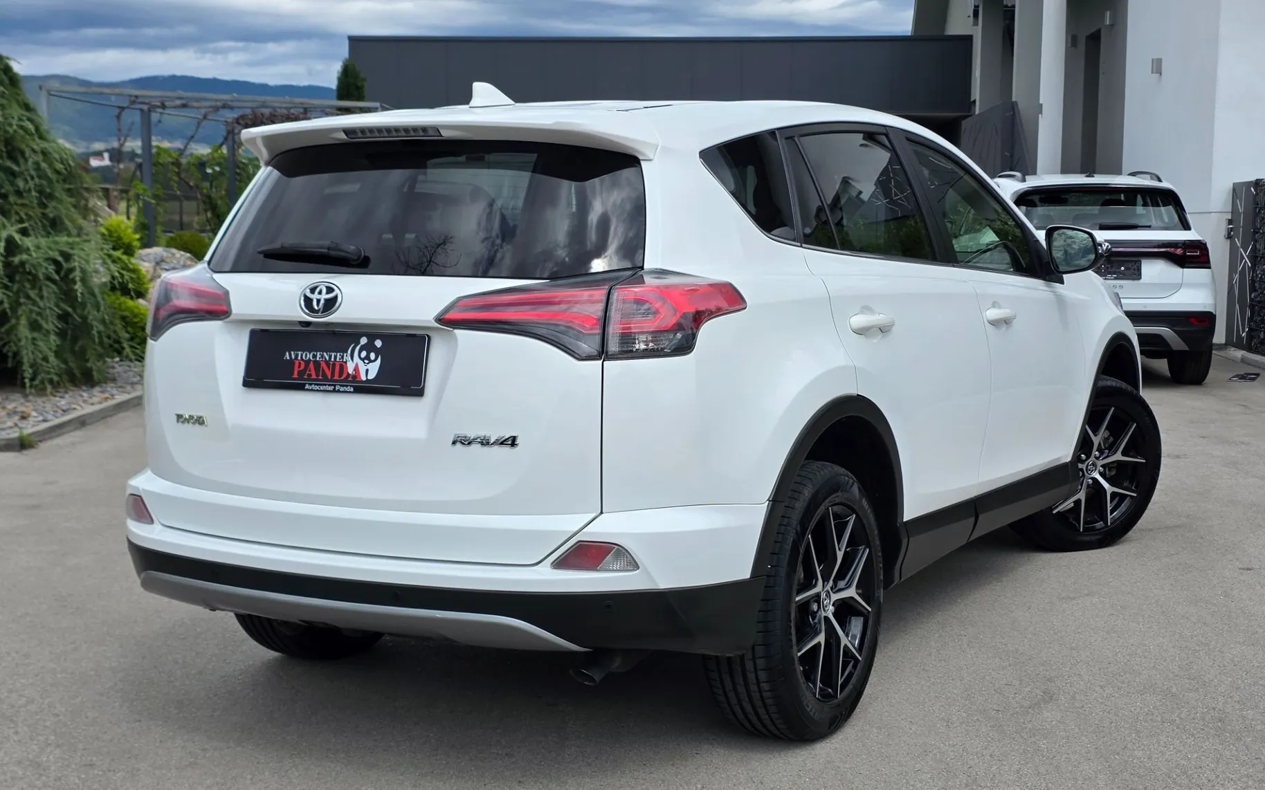 Zunanja slika - Toyota RAV4 - 2,0 D-4D Active - 4