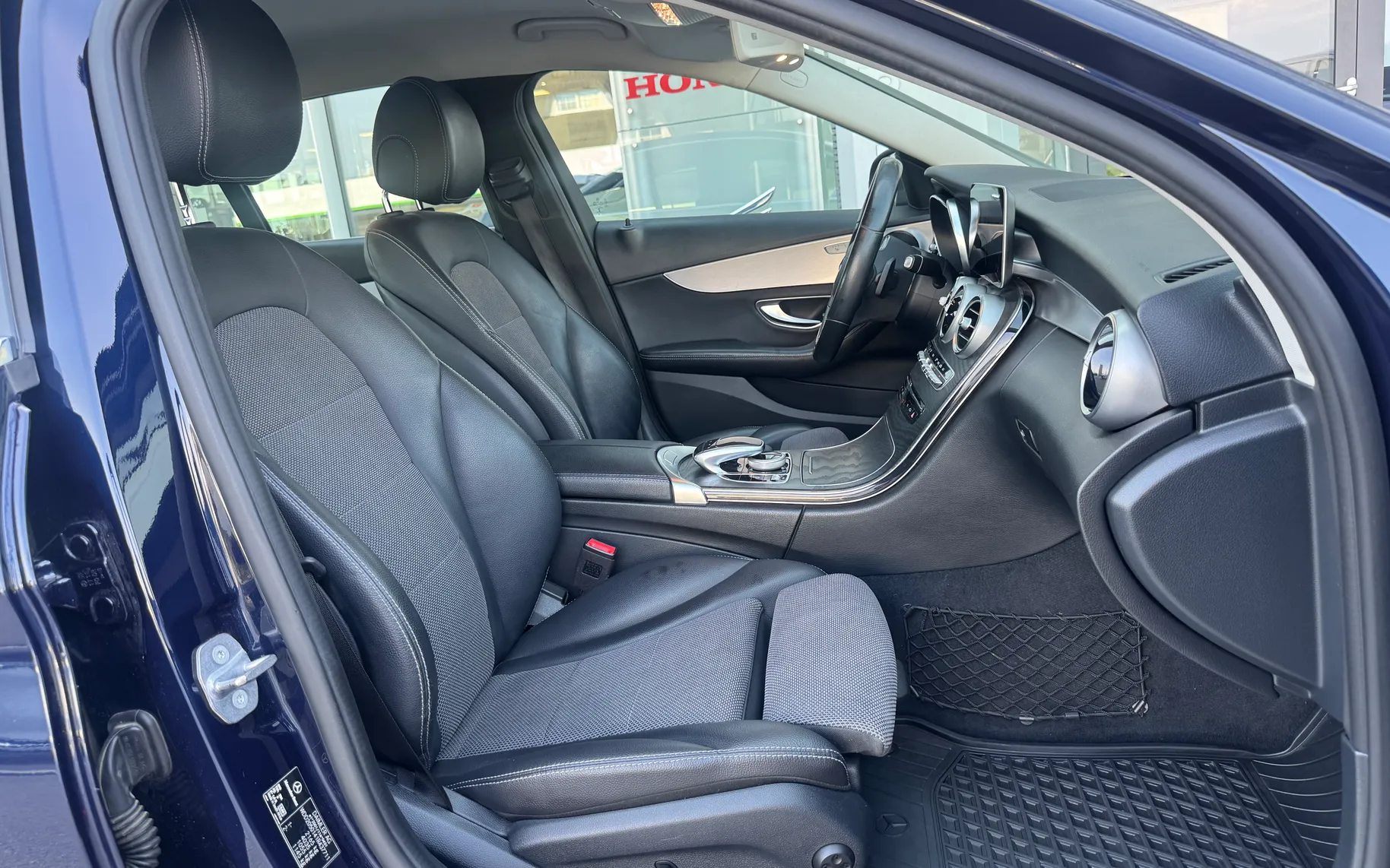 Zunanja slika - Mercedes-Benz C-Razred - 220d-AUT-AVANTGARDE-MULTIBEAM-NAVI-SLO-PREMIUM - 12