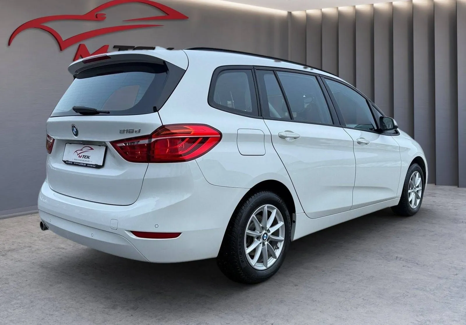 Notranja slika - BMW serija 2 Gran Tourer: - 216d Sport Line - 7