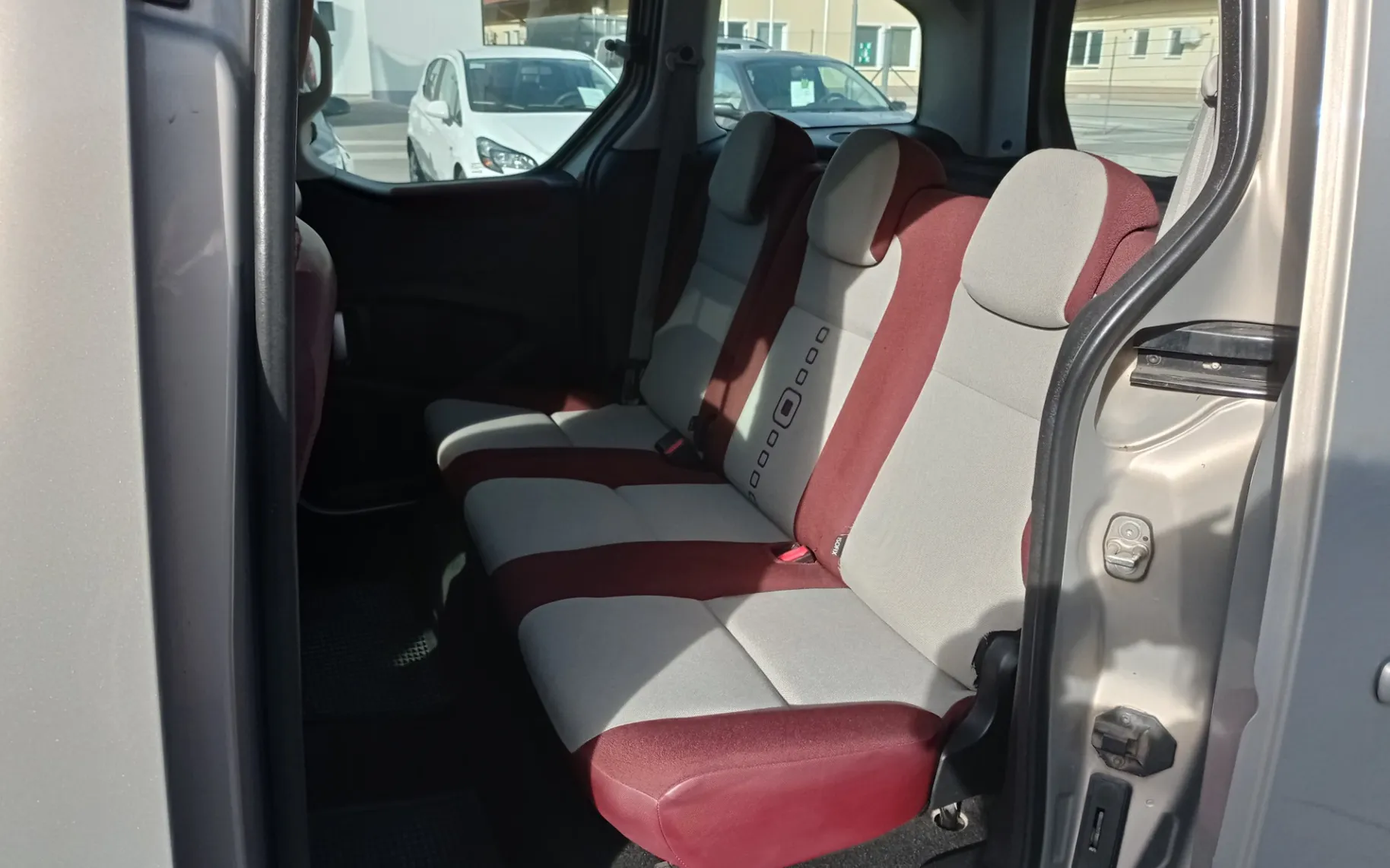 Zunanja slika - VW Caddy - Comfortline 1.6 TDI - 13