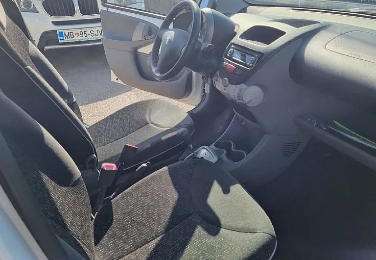 Zunanja slika - Peugeot 107 - Style 1.0 2-Tronic 73670KM.PRVI L., SER. VERIGA - 7