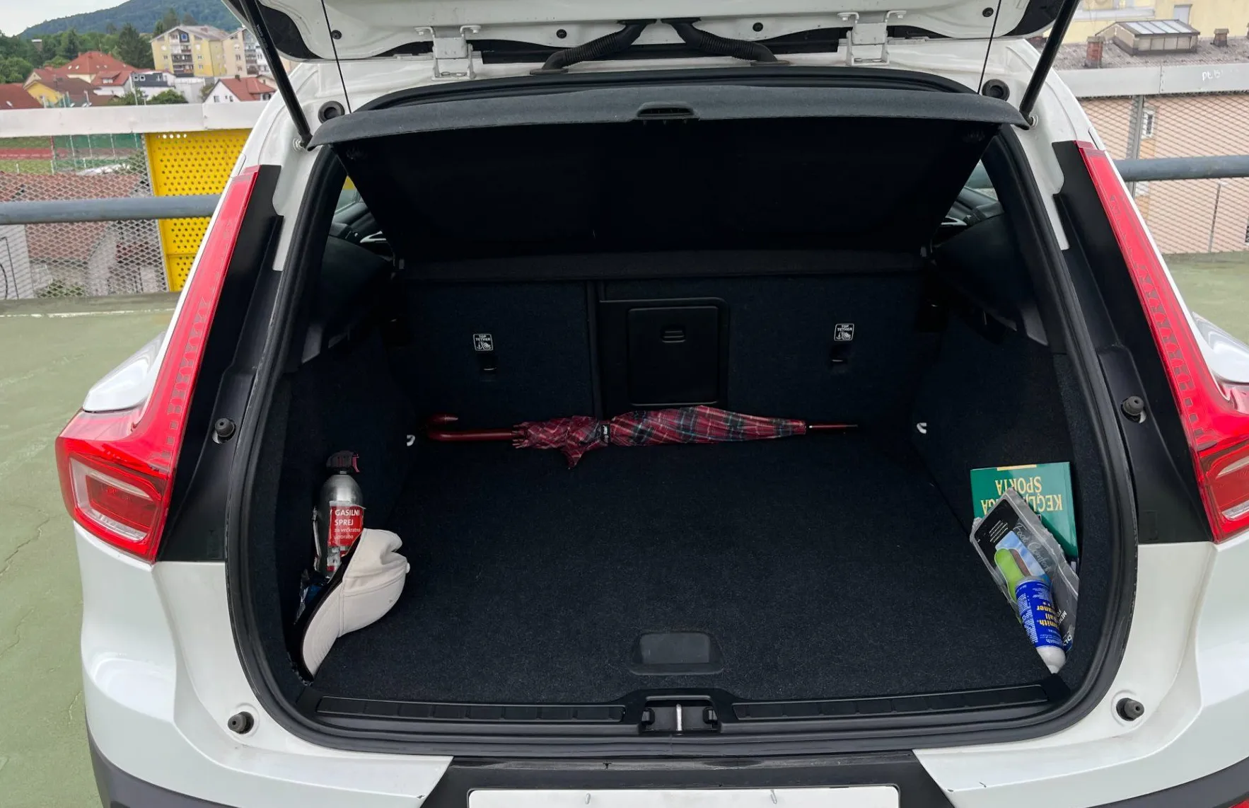Zunanja slika - Volvo XC40 - T3 Momentum Avt. ACC. LED. NAVI. VZR. KAM. - 7