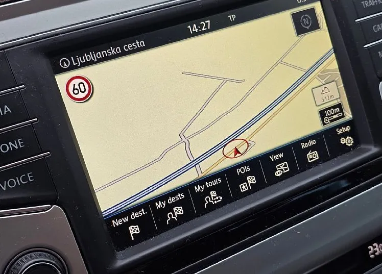 Zunanja slika - VW Passat - Variant 2.0 TDI COMFORTLINE DSG KAMERA-ALU-NAVI-PDC - 15