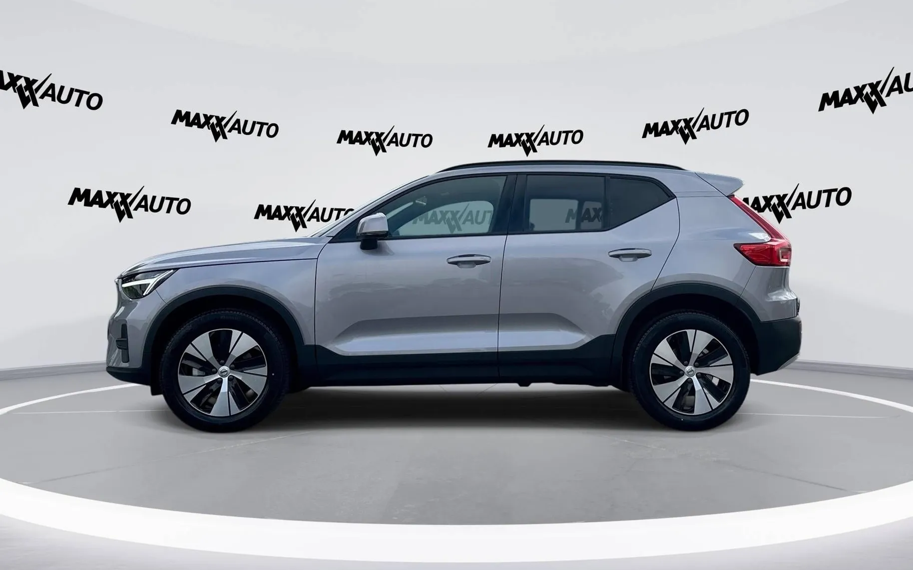 Notranja slika - Volvo XC40 - B3P Core Avt. - 8