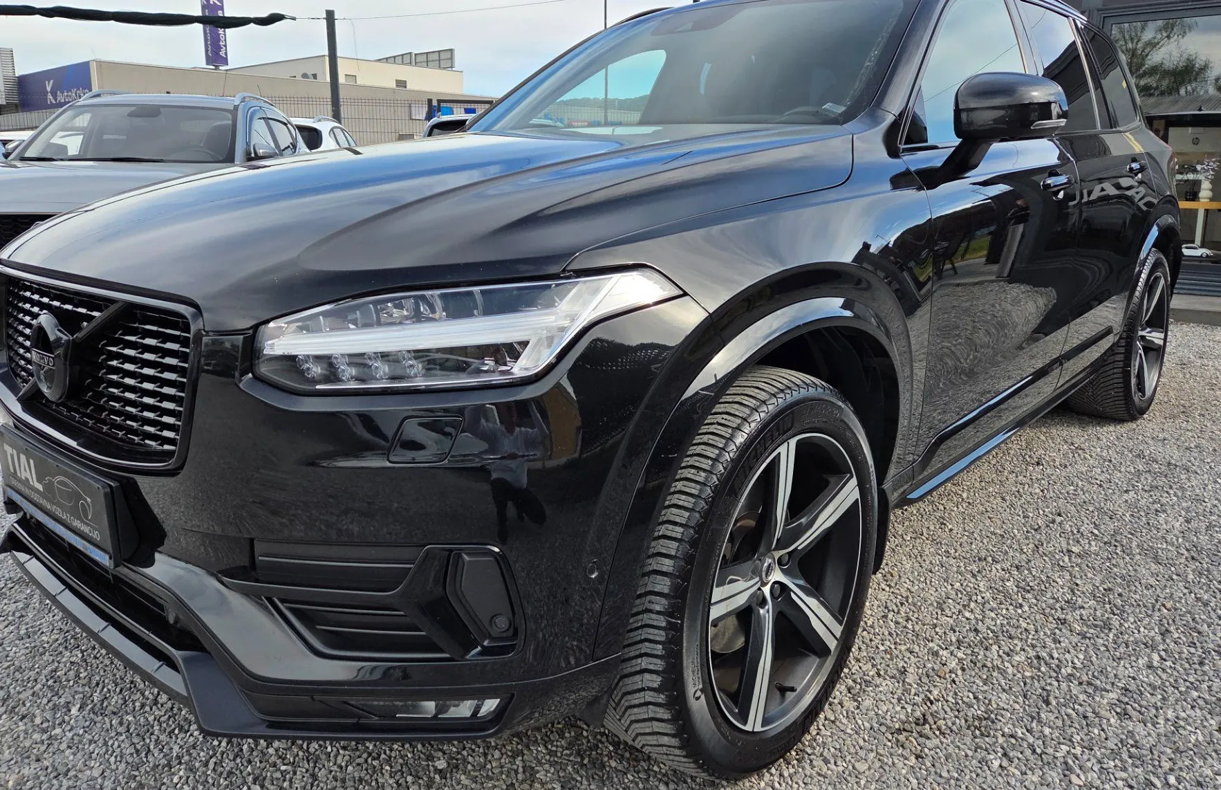 Zunanja slika - Volvo XC90 - D5 AWD R-Design Geartronic - 1
