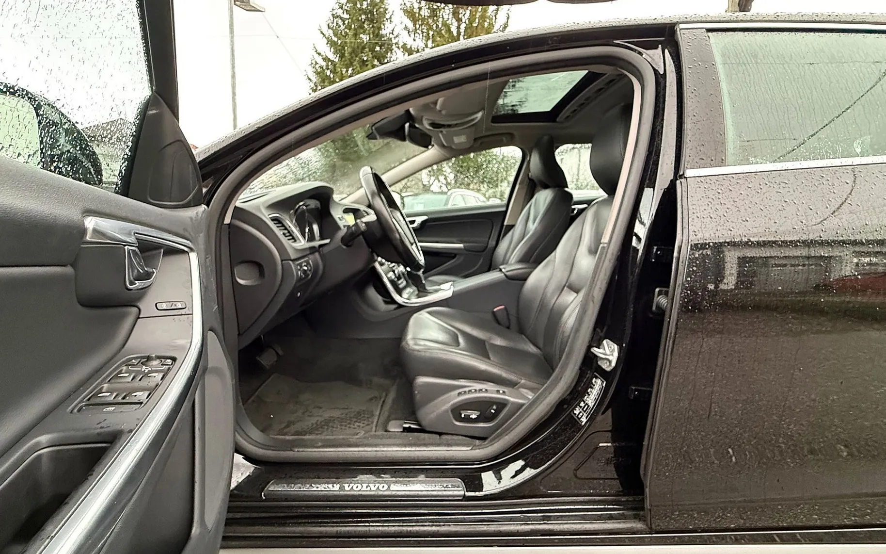 Zunanja slika - Volvo V60 - 2.4 D6 TwinEngine AWD HYBRID POLSTAR AUT. XENON - 14