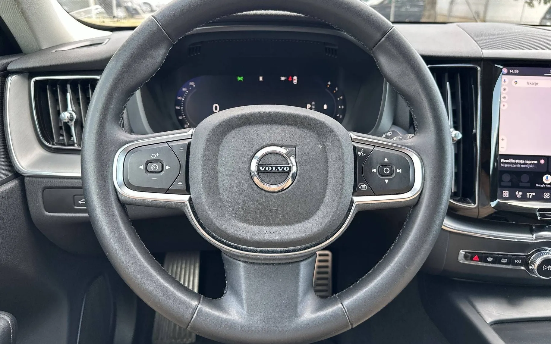 Notranja slika - Volvo XC60 - B4D AWD Core Avt. - 14