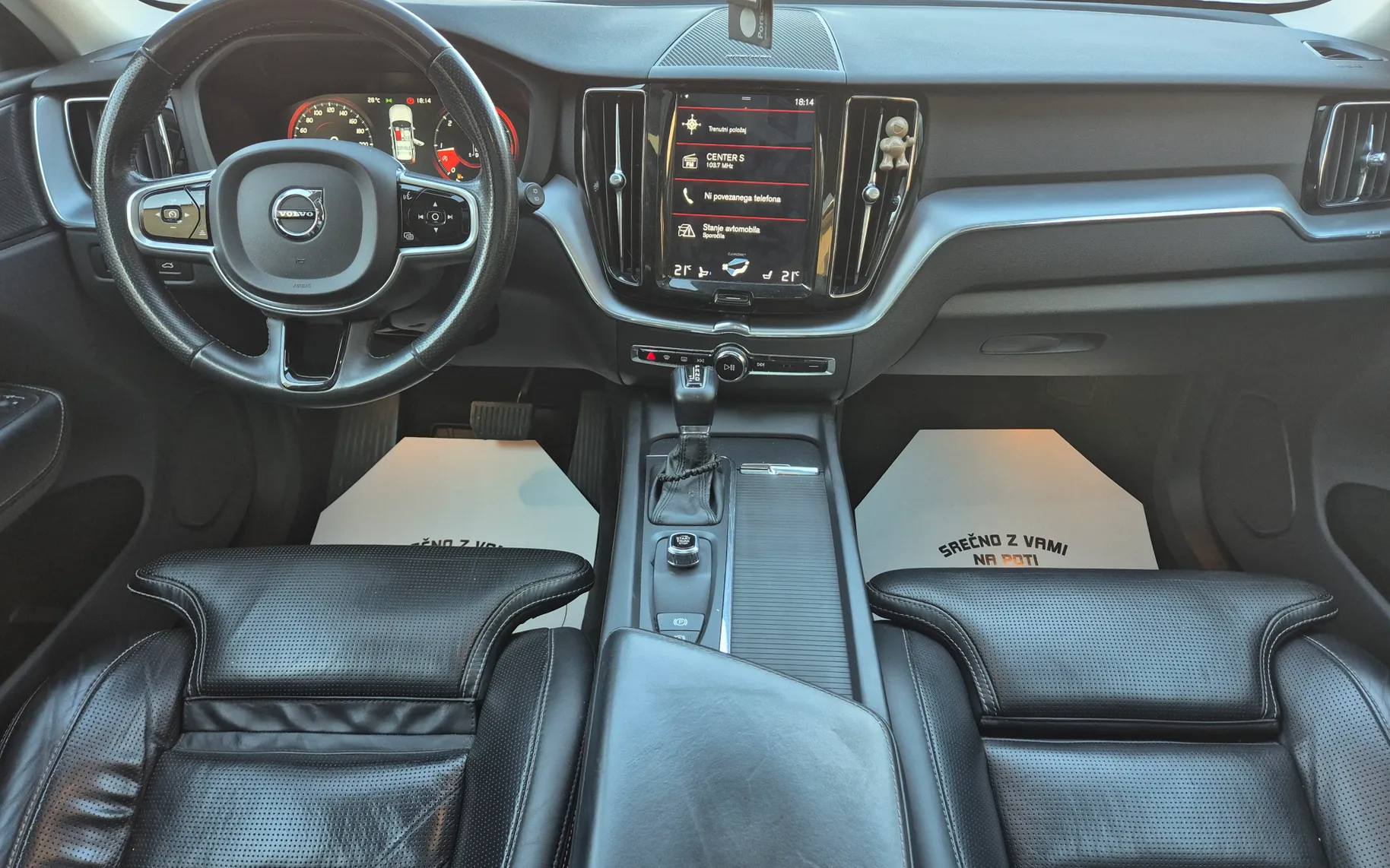 Notranja slika - Volvo XC60 - D5 AWD Inscription Avt. - 9