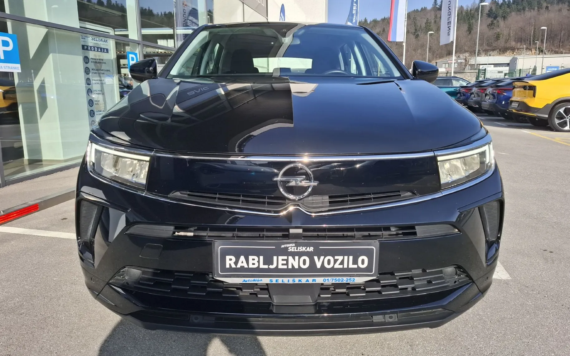 Zunanja slika - Opel Grandland - 1.2 TURBO 96KW - LEPO OHRANJEN - POTRJENA SERVISNA - 2