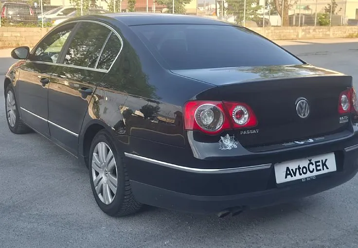 Zunanja slika - VW Passat - 2.0 TDI Highline + 4x4 + UGODNO - 7