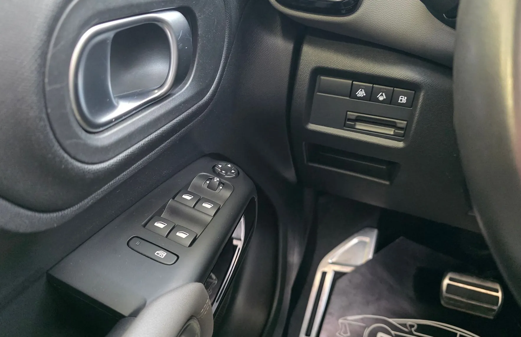 Zunanja slika - Citroën C5 Aircross - Shine Hybrid - LED - PANO - USNJE - KAMERA... - 17