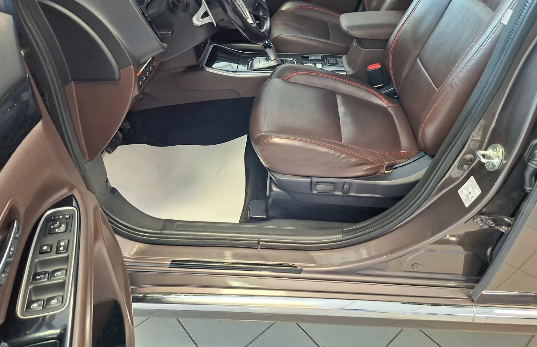 Zunanja slika - Mitsubishi Outlander - PHEV 4WD 2.0 Instyle Navi+ Avt.-SLO-ODLIČEN- - 14