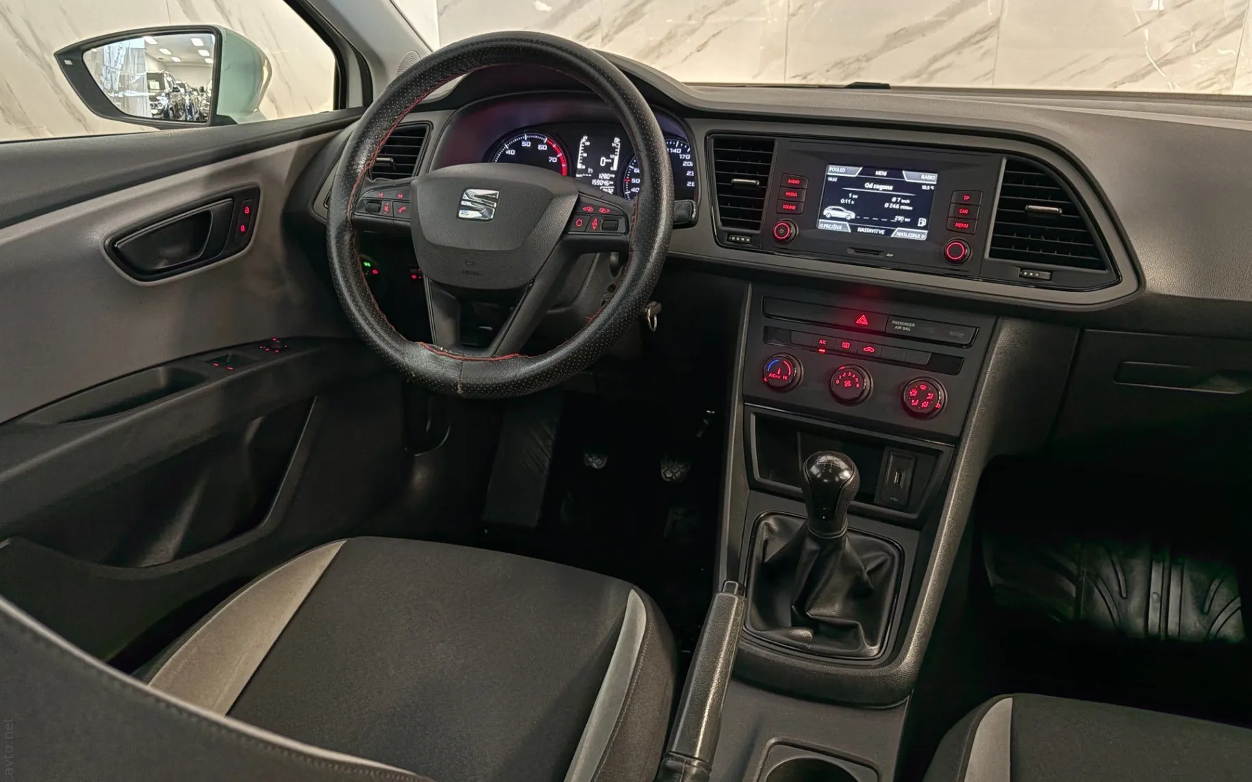 Notranja slika - Seat Leon - 1.2 TSI     - Slovensko poreklo - - 12