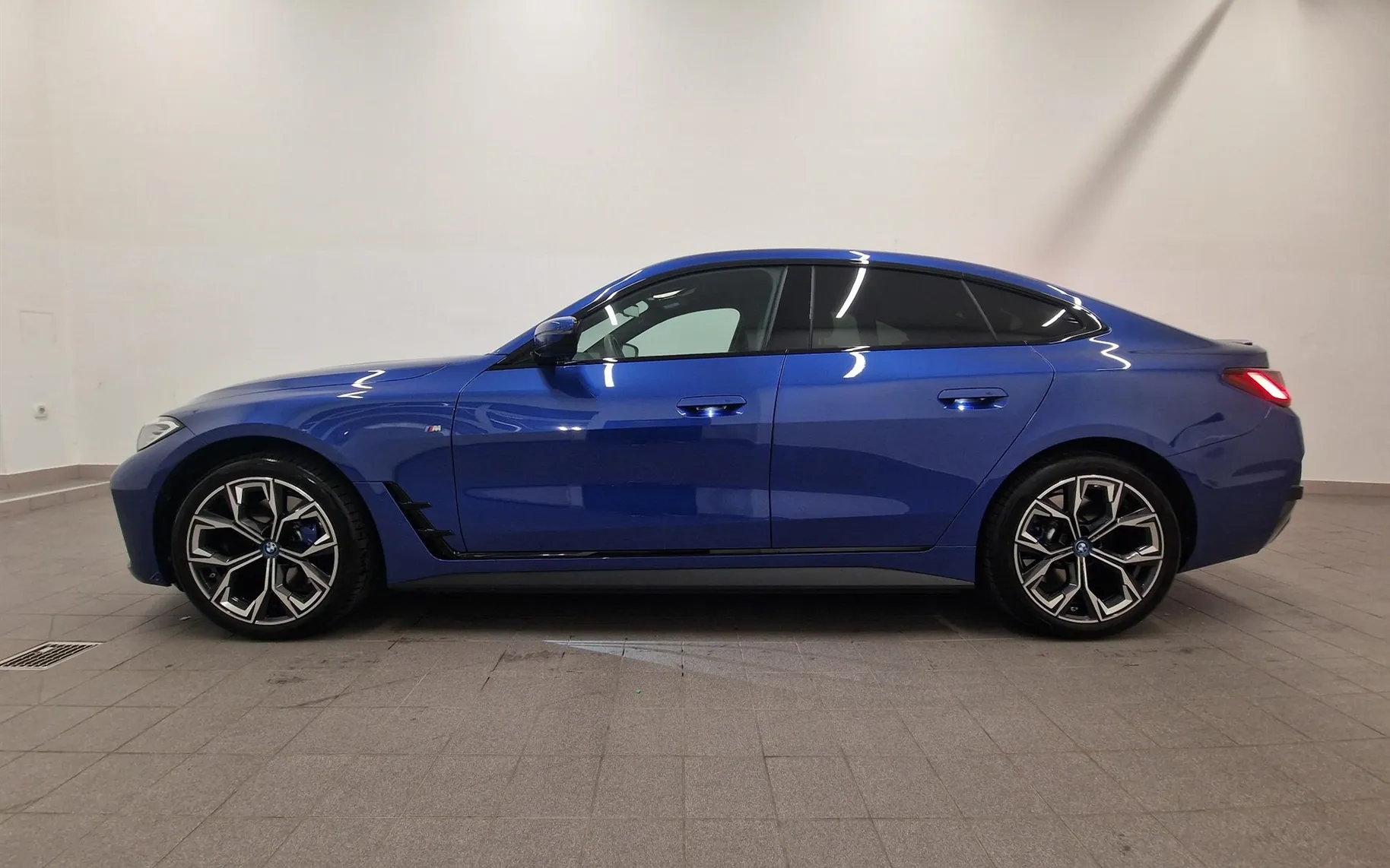 Zunanja slika - BMW i4 - eDrive35 - 3