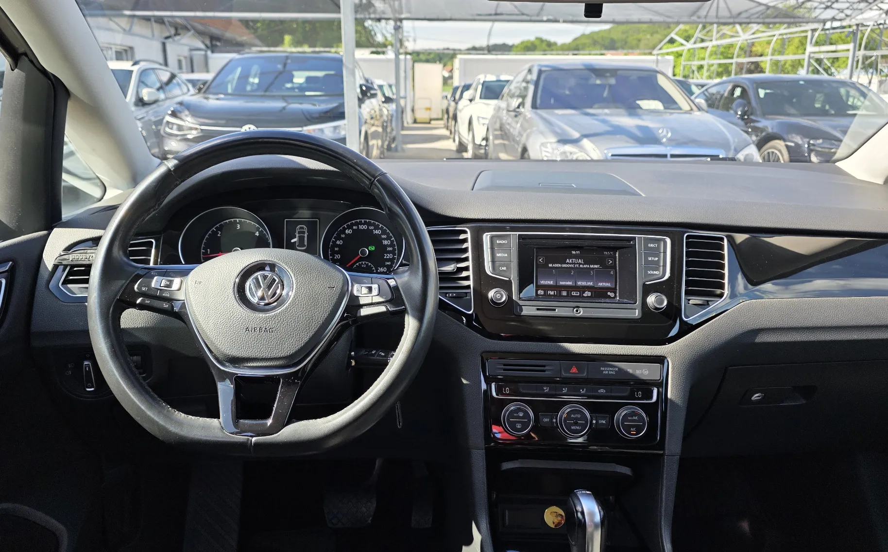 Zunanja slika - Volkswagen Golf - Sportsvan 1,6 TDI BMT DSG 1.LAST SLO PDC TEMP - 8