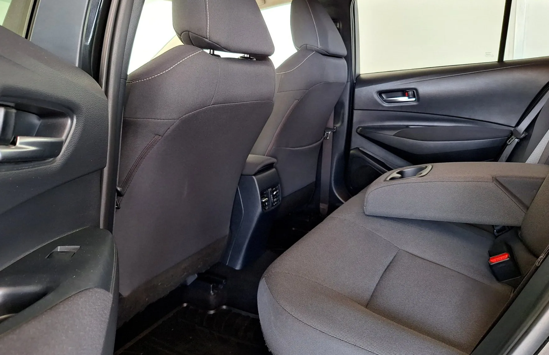 Zunanja slika - Toyota Corolla - Hybrid 1.8 VVT-i Sol Avt. - 12