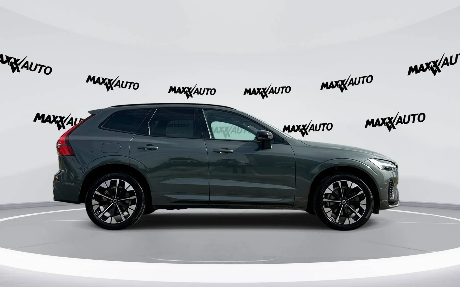 Zunanja slika - Volvo XC60 - T6 AWD Recharge Twin Engine Plus Dark Avt. - 4