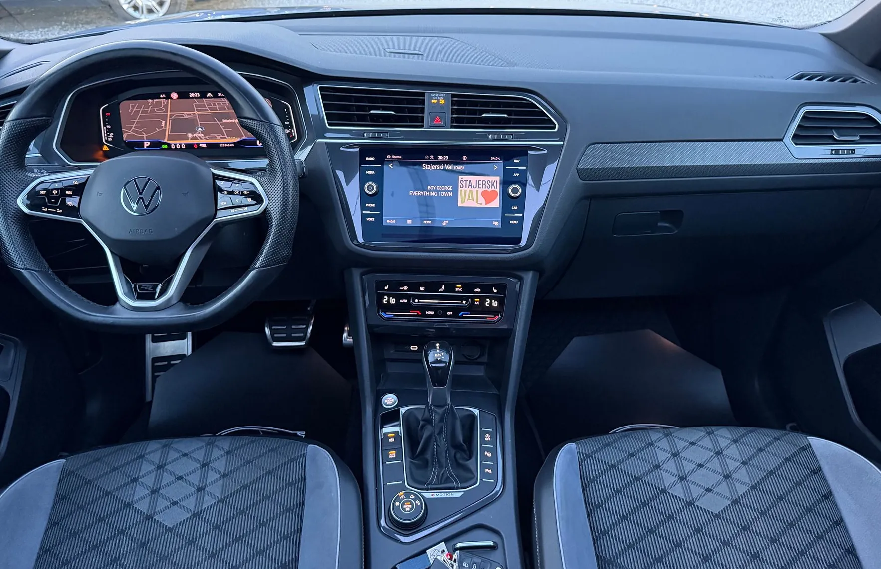 Zunanja slika - Volkswagen Tiguan Allspace - 4motion-2.0 TDI-R-Line-DSG-PANO-MRTVI KOTI-VIRTUA - 10