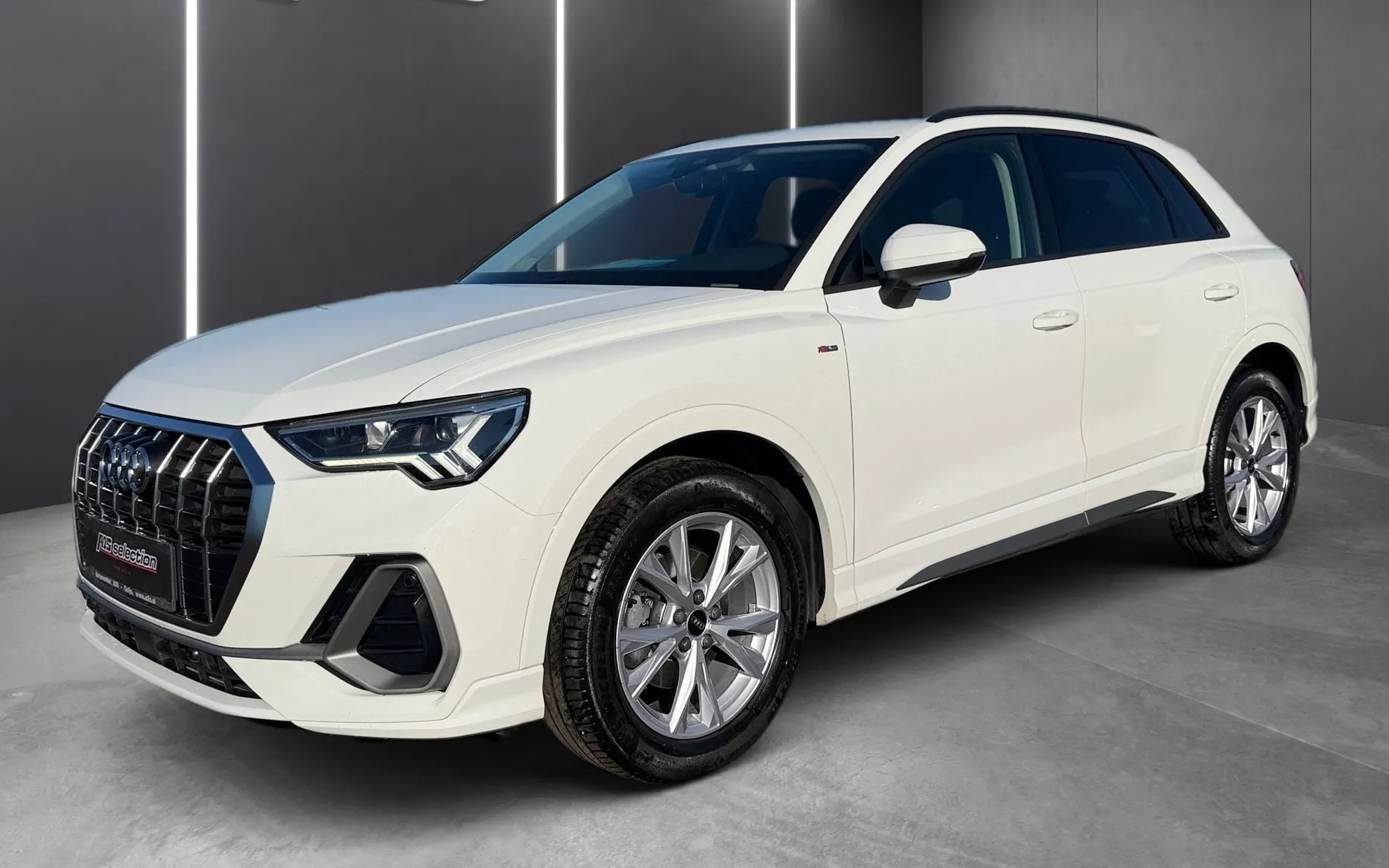 Zunanja slika - Audi Q3 - 35 TFSI S line S tronic-SLO-Full LED-Gretje sedeže - 1
