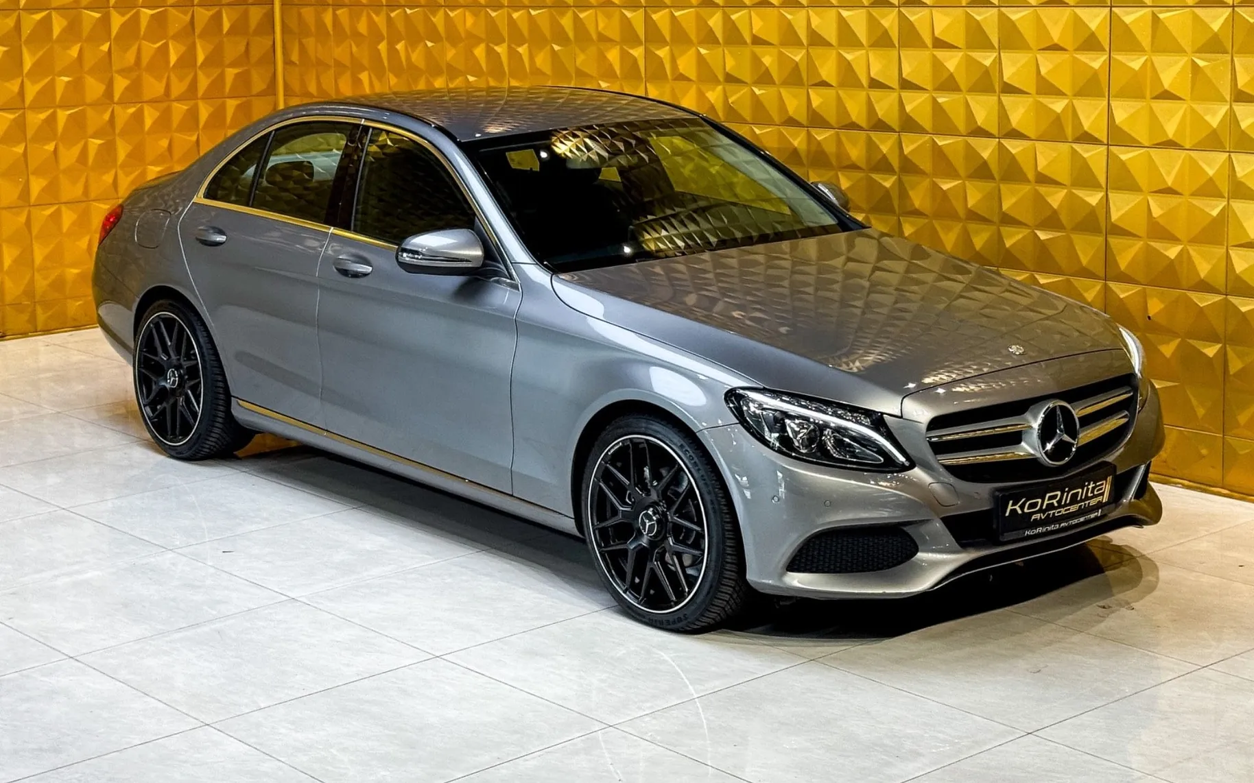 Zunanja slika - Mercedes-Benz C-Razred - C220d-LED-GRETJE-NAVI-PDC - 2