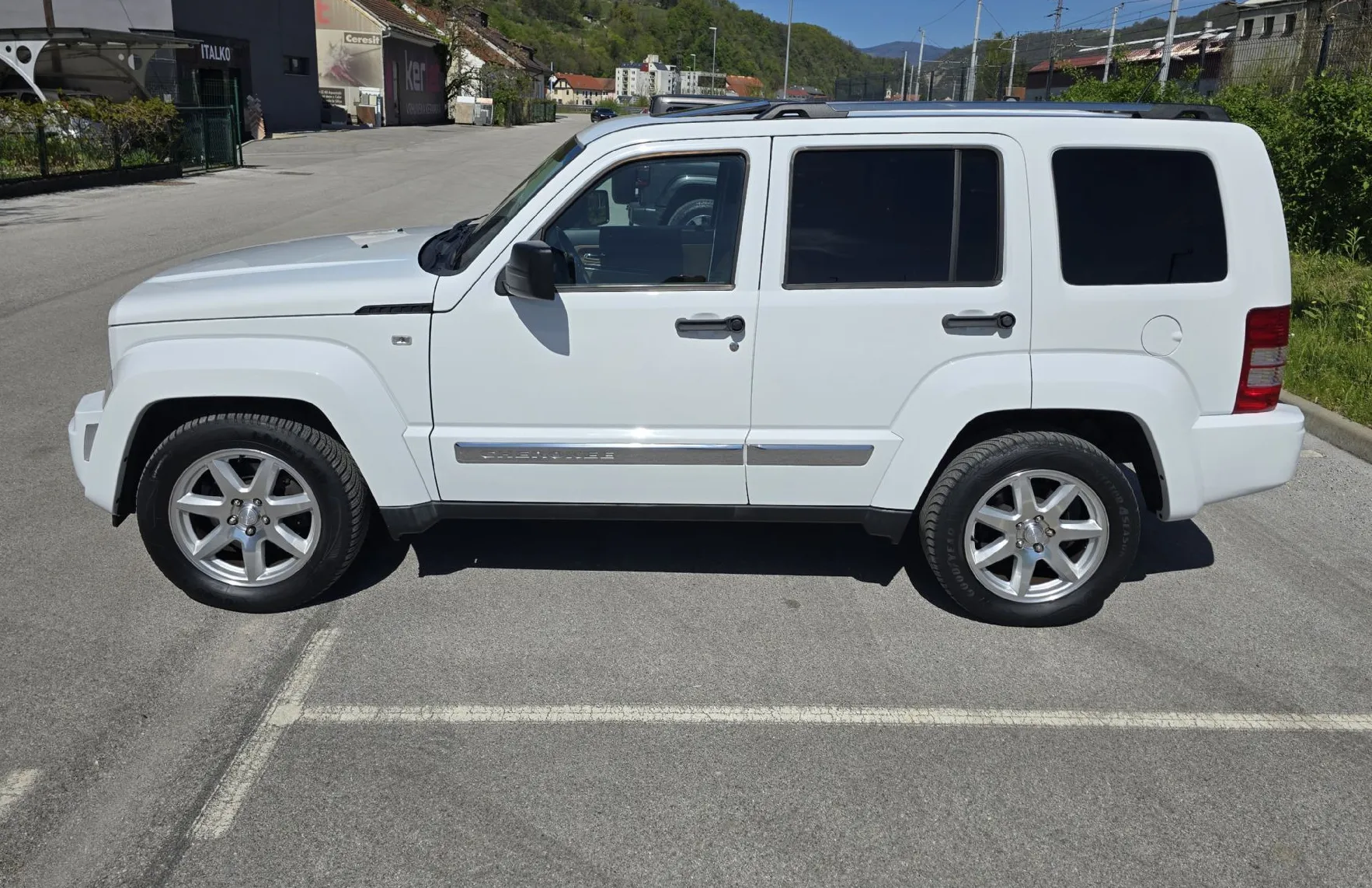 Zunanja slika - Jeep Cherokee - 2.8 Crd Limited 4X4 REDUKTOR - 2