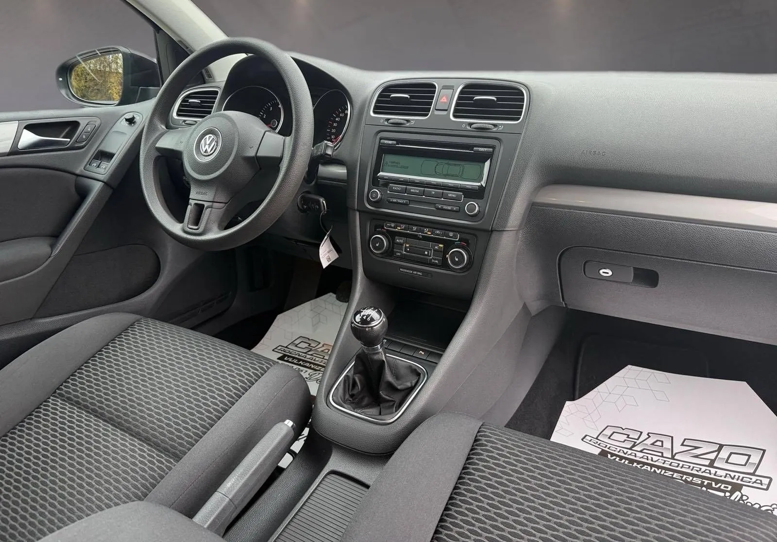 Notranja slika - Volkswagen Golf - 1.2 TSI avt. Trendline 77  105 ... - 10