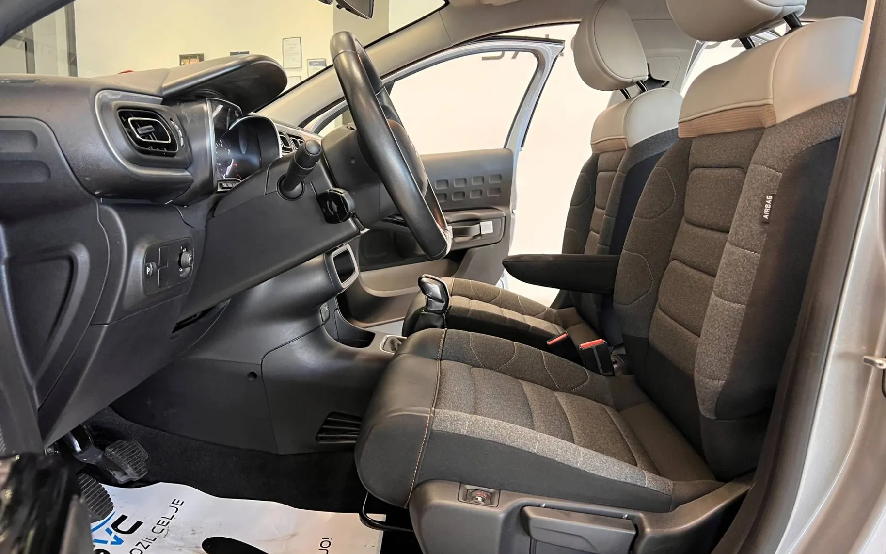 Zunanja slika - Citroën C3 - MAX-83KM-AIRBUMP-25.797KM-FULL-LED-PDC-NAVI-TEMP - 9