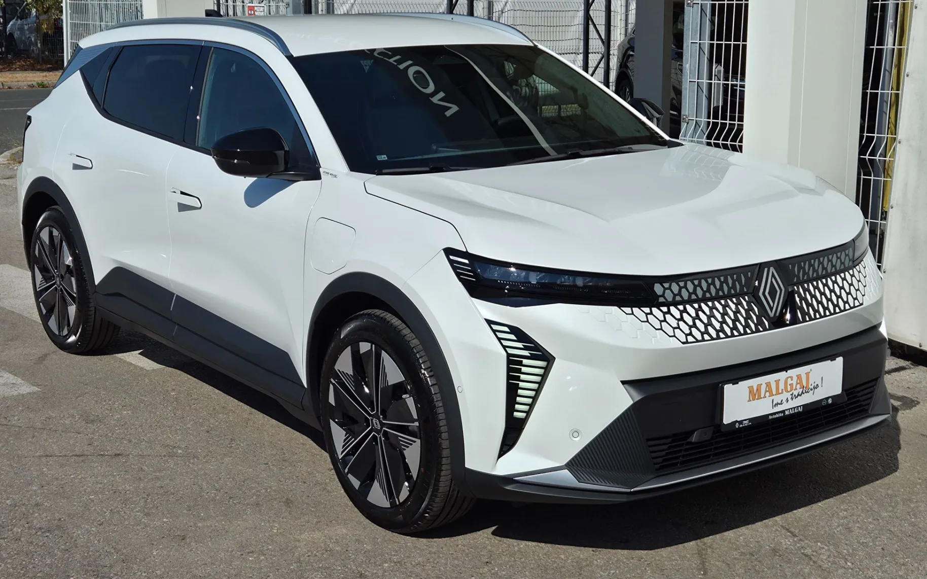 Zunanja slika - Renault Scenic E-tech - Techno 220 Long Range+Zimske gume - 3