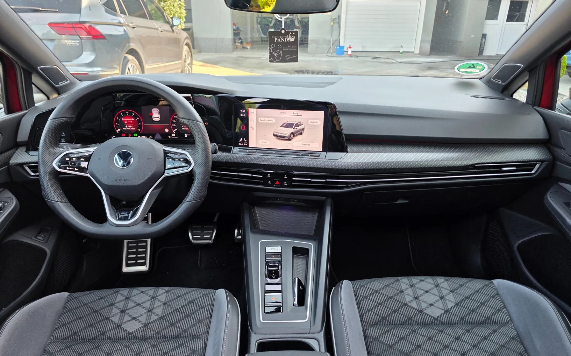 Zunanja slika - Volkswagen Golf - 1.5 TSI R-Line DSG - 9