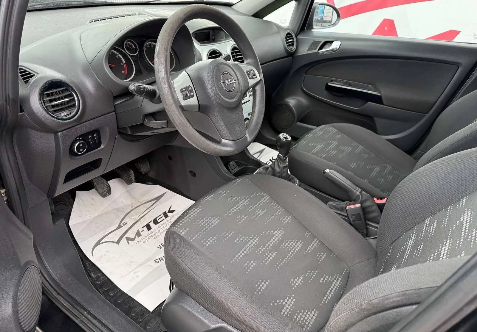 Notranja slika - Opel Corsa - 1.3 CDTI Basis KREDIT BREZ POLOGA - 10